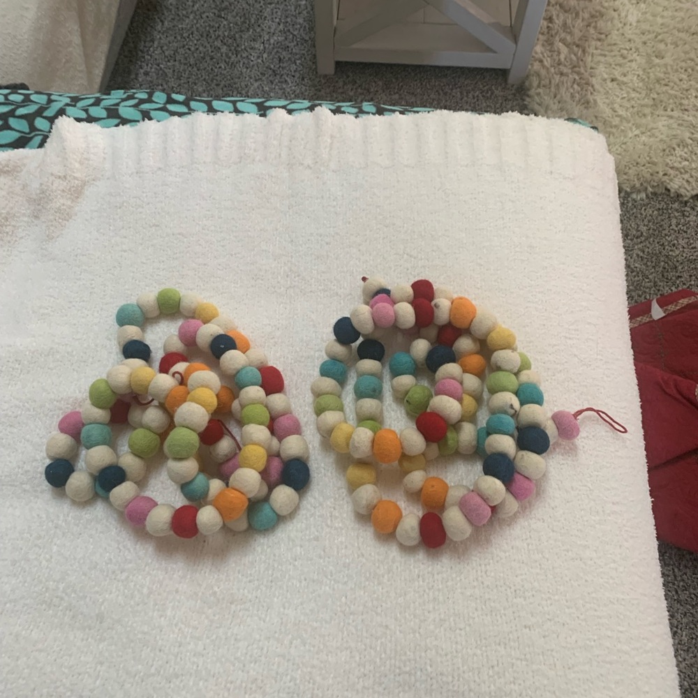 Pompom garland